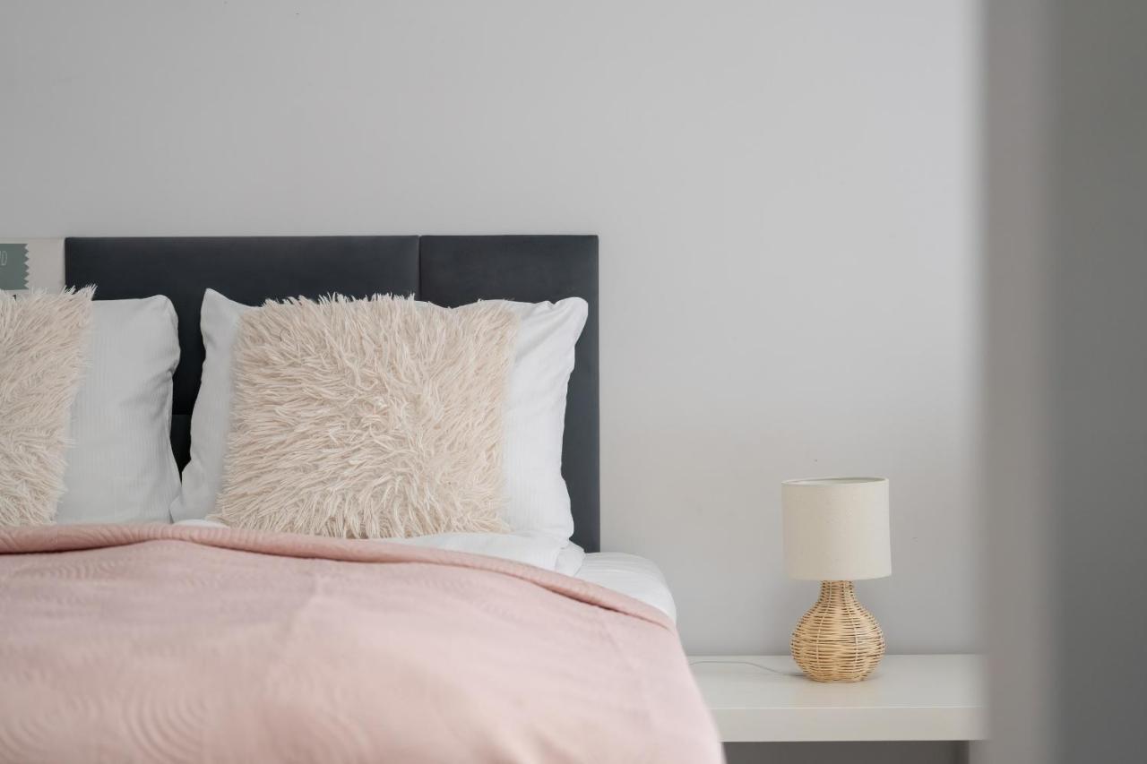 Stylish & Comfy Garbary Apartments With Parking By Noclegi Renters Poznań Zewnętrze zdjęcie