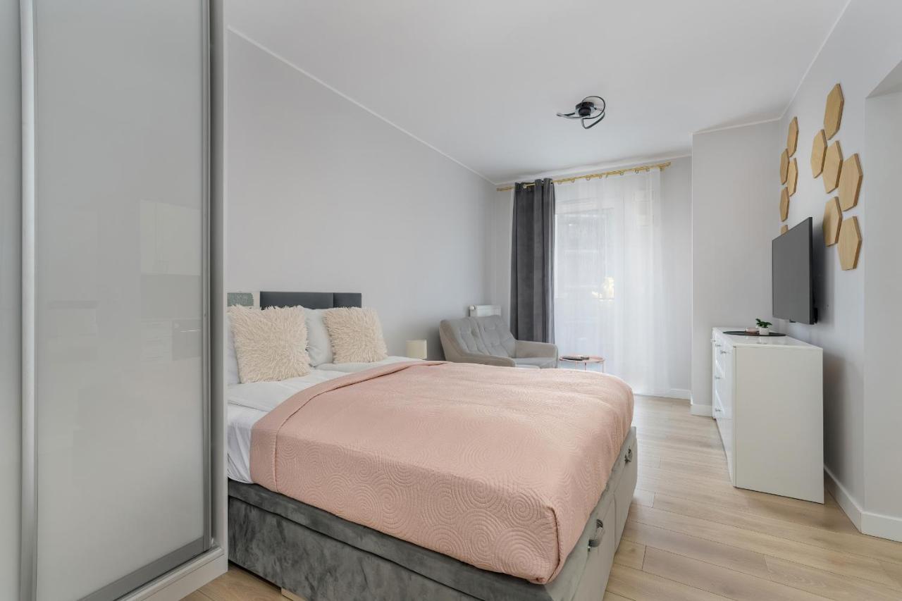 Stylish & Comfy Garbary Apartments With Parking By Noclegi Renters Poznań Zewnętrze zdjęcie
