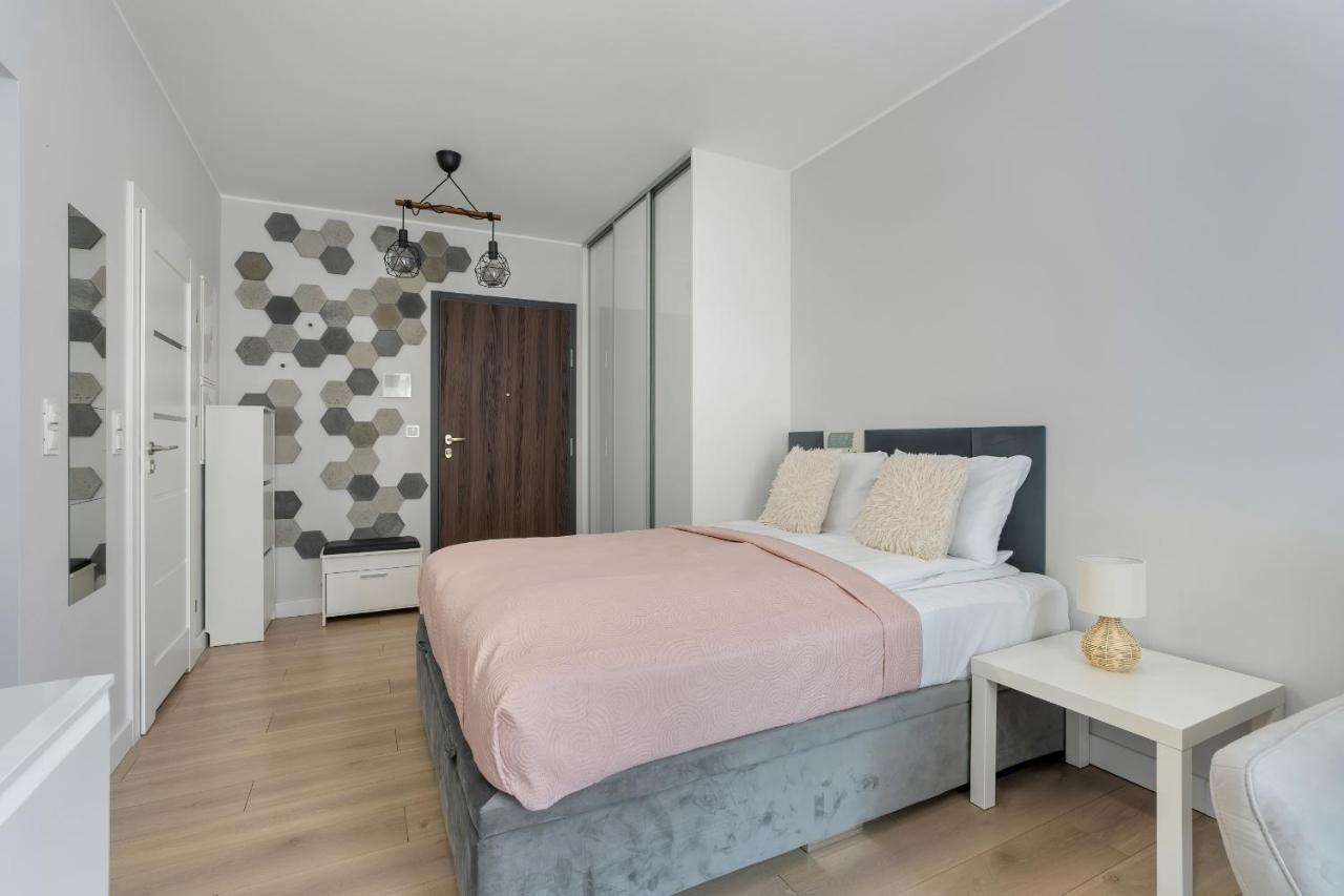 Stylish & Comfy Garbary Apartments With Parking By Noclegi Renters Poznań Zewnętrze zdjęcie