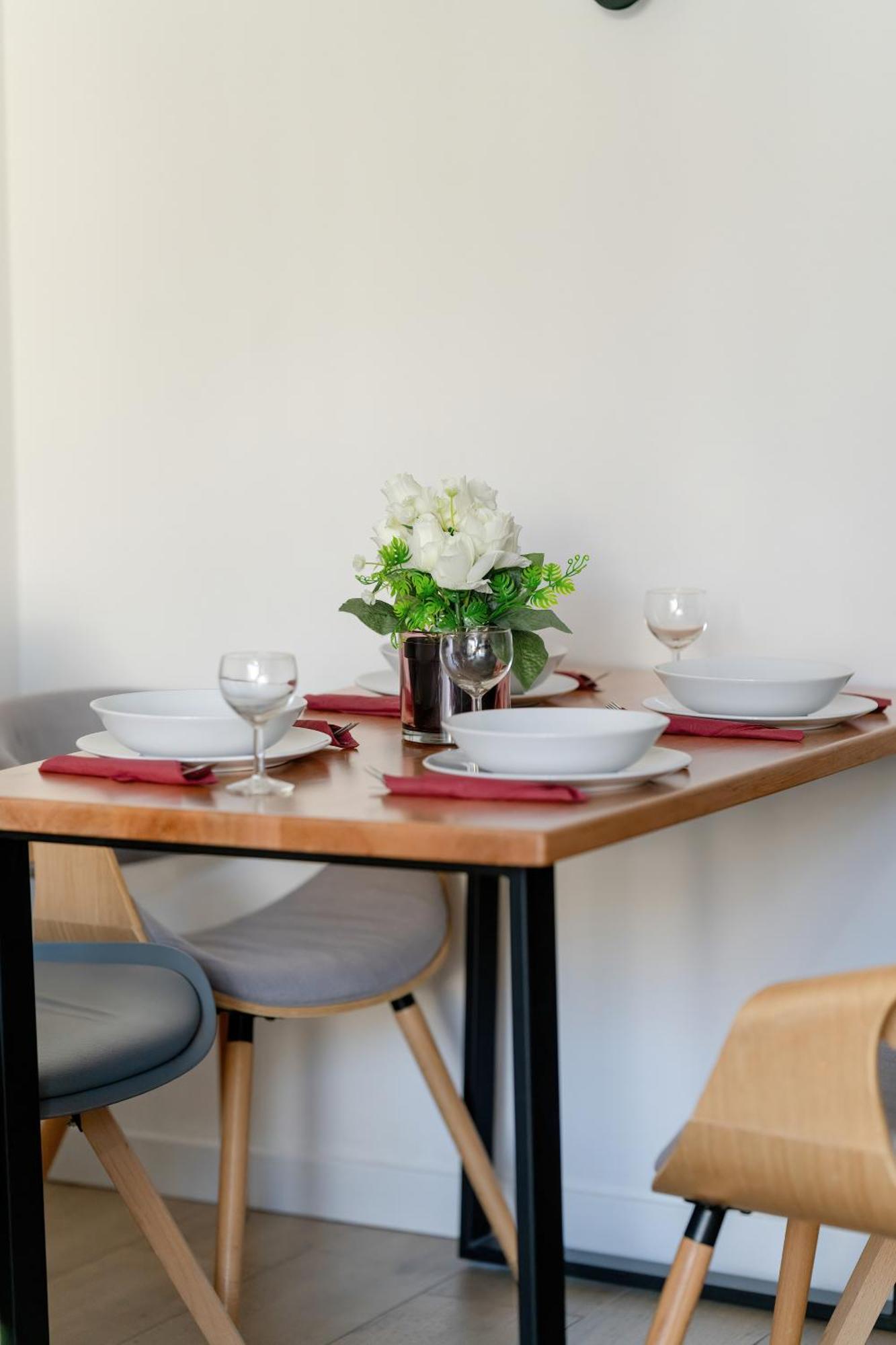 Stylish & Comfy Garbary Apartments With Parking By Noclegi Renters Poznań Zewnętrze zdjęcie